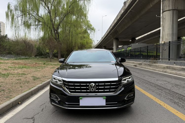 Used Volkswagen Passat 2020 330TSI Luxury Edition China VI Exterior 4