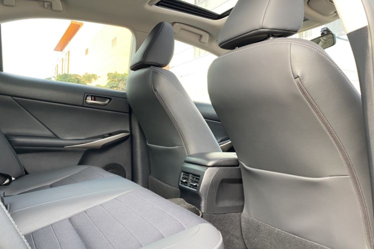 Used Lexus IS 2017 300 Leading Edition
