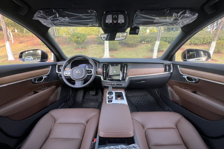 Used Volvo S90 New Energy 2025 Plug-in Hybrid Four-Wheel Drive Long-Range Zhiyi Luxury Edition