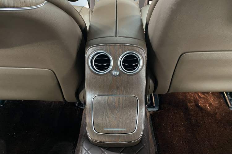 Used Mercedes-Benz E-Class 2022 E 300 L Stylish Model Interior 5