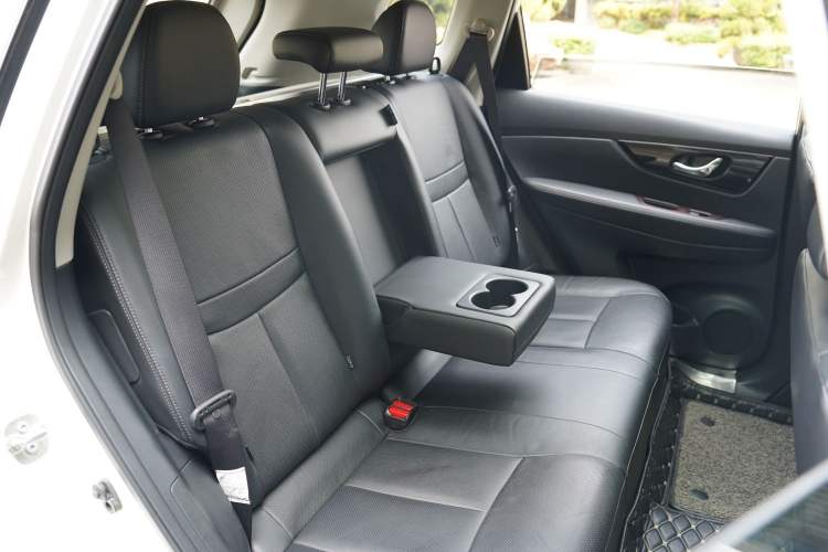 Used Nissan X-Trail 2020 2.0L XL ITS CVT 2WD SmartConnect Comfort Edition Interior 11