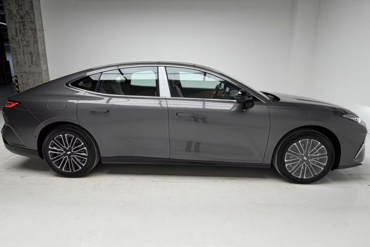 Used Geely Galaxy 8 2025 130km EM-i Deluxe Edition
