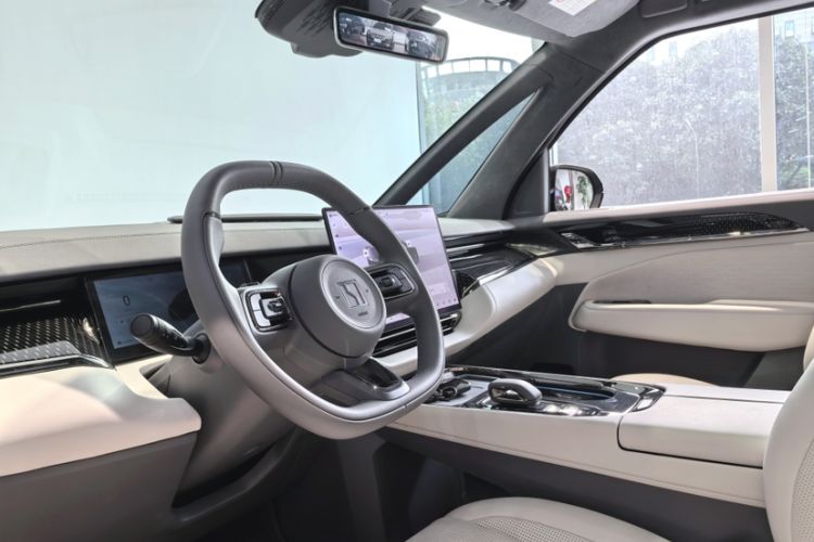 Used Zeekr 009 2024 Six-Seat Executive Version 4WD 108 kWh
