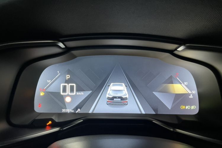 Used DS 7 2018 45THP Rivoli Pioneer Edition Odometer Close Up