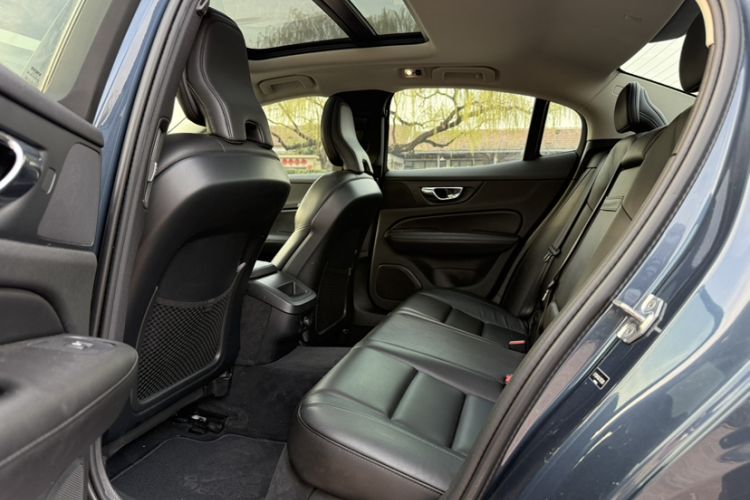 Used Volvo S60 2020 T4 Zhiyi Luxury Edition
