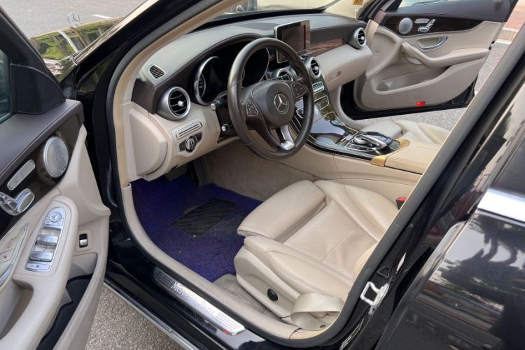 Used Mercedes-Benz C-Class 2015 C 200 L
