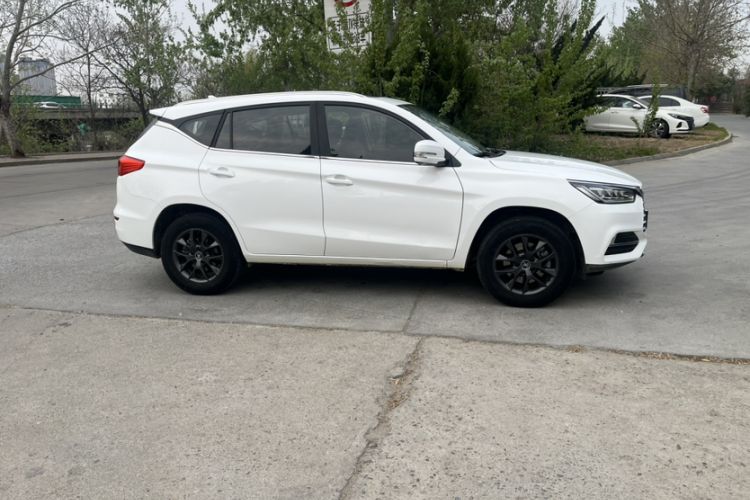 Used BYD Song 2020 Classic Edition 1.5T Automatic Elite Model
