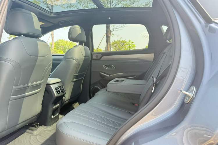 Used BYD Song L DM-i 2025 Intelligent Driving Version 112 km Beyond-Range Type
