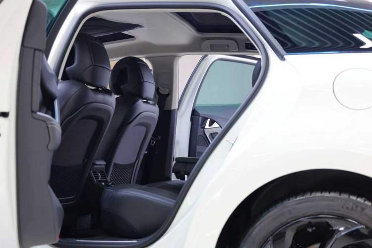 Used DS 5 2018 30THP P-Line Sport Model