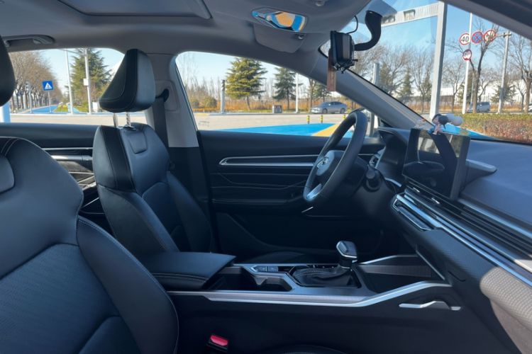 Used Geely Auto Emgrand 2023 4th Generation Champion Edition 1.5L CVT Prestige Model
