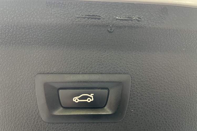 Used BMW 3 Series GT 2019 320i Sport Edition Exterior 10