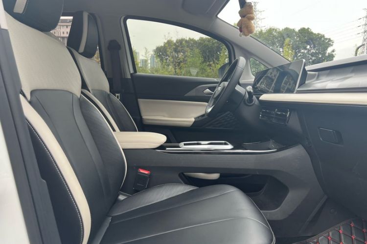 Used Geometry E Firefly 2024 301km Starlight