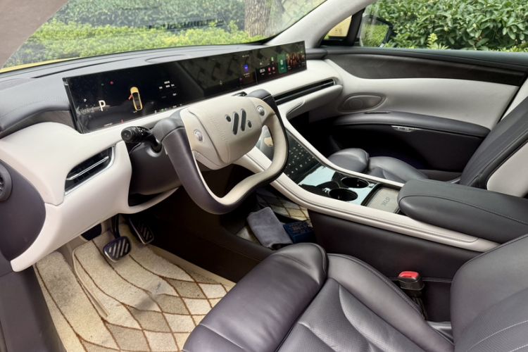 Used IM LS7 2023 100kWh Pro All-Wheel-Drive Version
