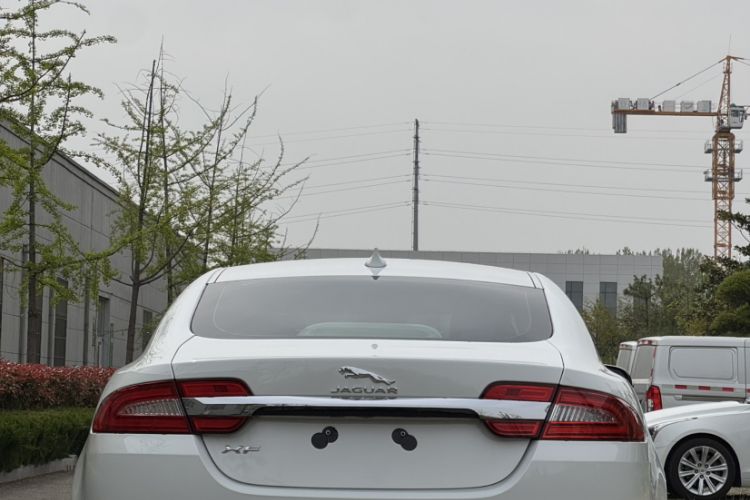 Used Jaguar XF 2014 XF 2.0T Luxury Edition Exterior 2