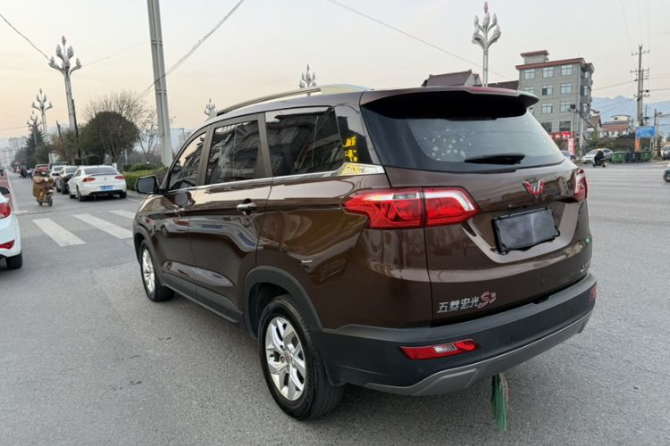 Used Wuling Hongguang S3 2018 1.5L Manual Luxury Model China V Standard
