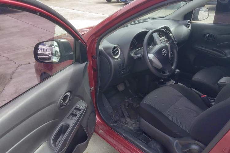 Used Nissan Sunny 2015 1.5XE CVT Master Edition Interior 3