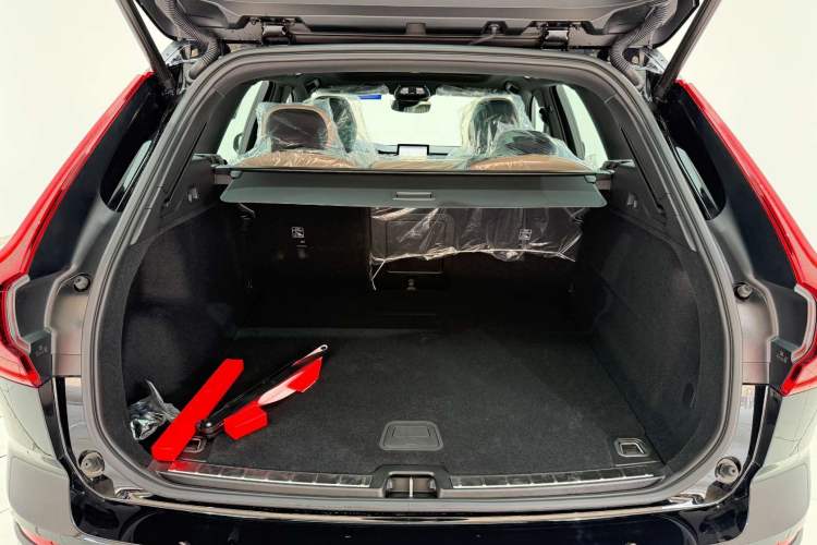 Used Volvo XC60 2026 B5 4x4 Smart Luxury Edition
