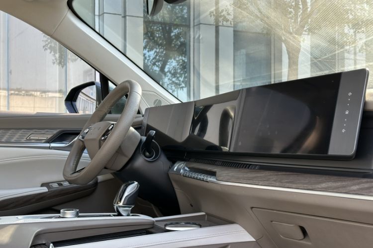 Used Roewe RX9 2023 2.0T Two-Wheel Drive Enjoyment Version
