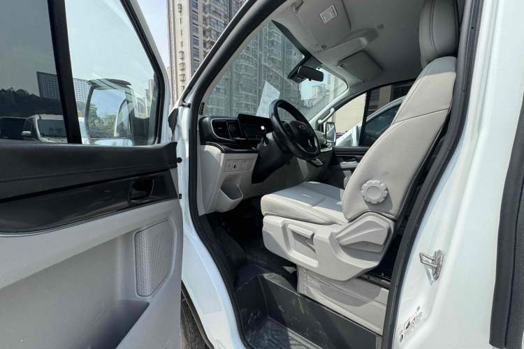 Used Ford Transit 2023 2.0T Diesel Automatic Commercial & Travel Version Mid-axle Low-roof Design 7/8/9-Seater