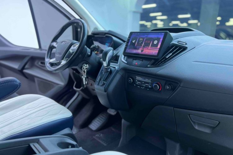 Used Ford Tourneo Custom 2020 2.0T Automatic Elite Edition China VI Standard
