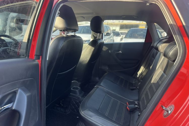 Used Volkswagen Polo 2016 1.6L Automatic Comfort Model