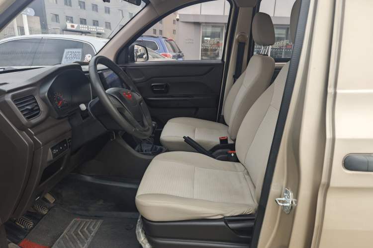 Used Wuling Hongguang V 2021 1.5L Jingqu Version LAR
