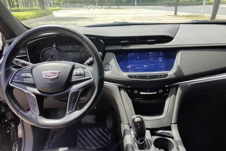 Used Cadillac XT5 2021 2.0T Two-Wheel Drive Luxury Version