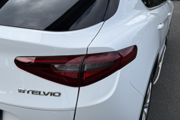 Used Alfa Romeo Stelvio 2017 2.0T 200HP Luxury Edition
