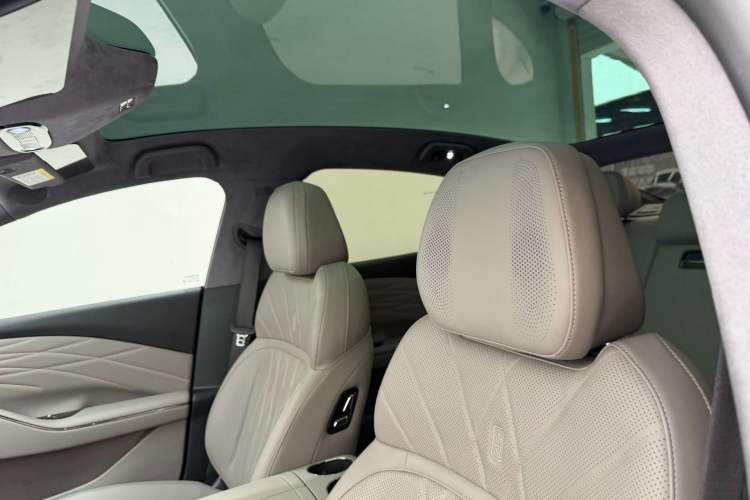 Used Geely Galaxy 8 2025 130km EM-P Starship Edition
