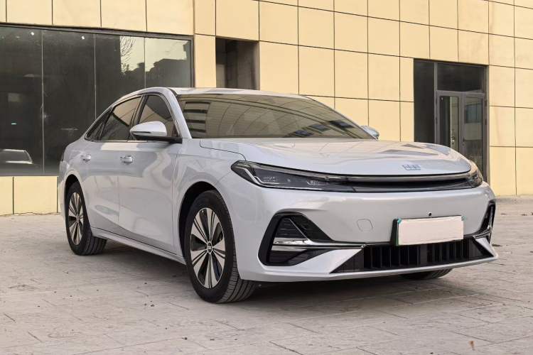 Used Geely Galaxy A7 2025 Model EM-i 150km Prestige Edition