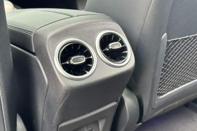 Used Mercedes-Benz A-Class 2022 Revised Version A 200 L Sport Sedan Fashionable Style Interior 6