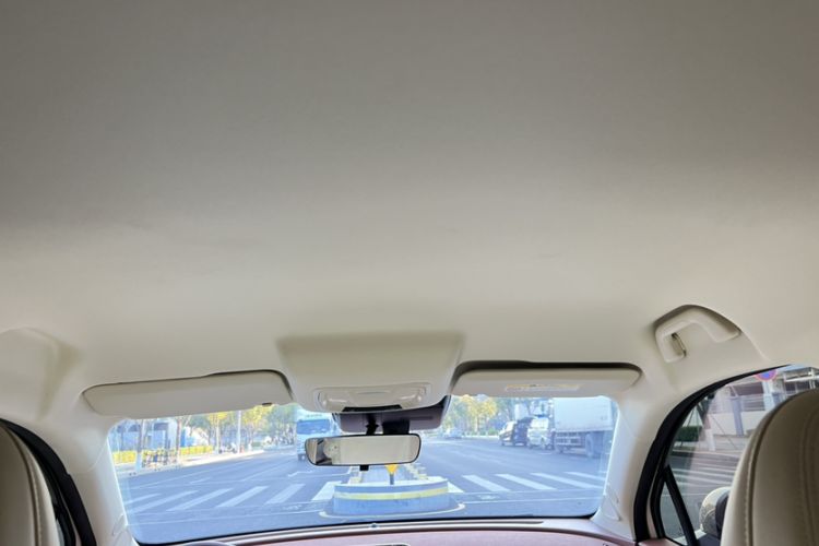 Used ORA Good Cat 2023 401 km Standard Range Luxury Version Lithium Iron Phosphate
