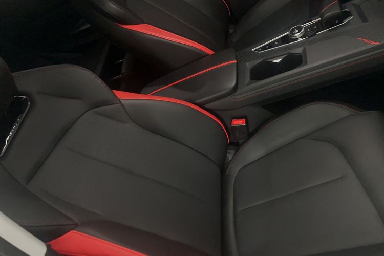 Used CHANGAN OSHAN Z6 2022 Blue Whale 1.5T DCT Smart Edition
