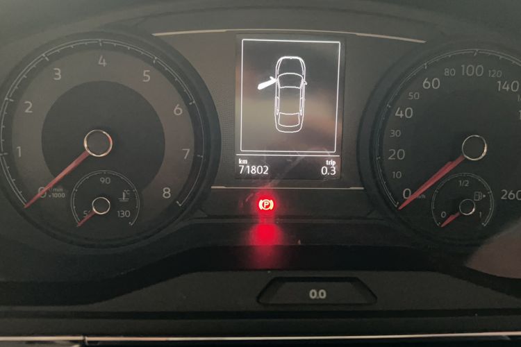 Used Volkswagen Lamando 2019 230TSI DSG Fashion Edition China VI Odometer Close Up