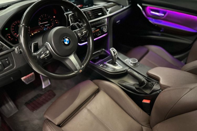 Used BMW 3 Series 2018 320Li Leading Model M Sport Package Interior 7