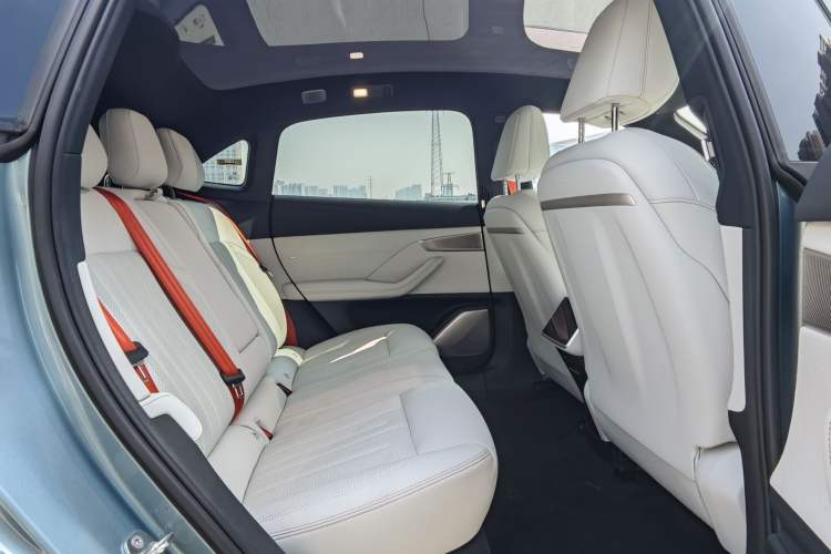 Used ONVO L60 2024 60 kWh Rear-Drive Version