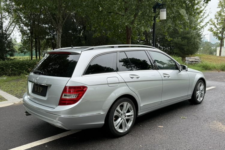 Used Mercedes-Benz C-Class 2011 C 200 Fashion Travel Edition