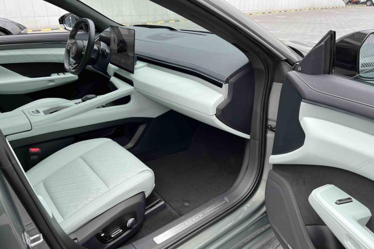 Used Zeekr 001 2024 WE Edition 100 kWh Rear-Drive