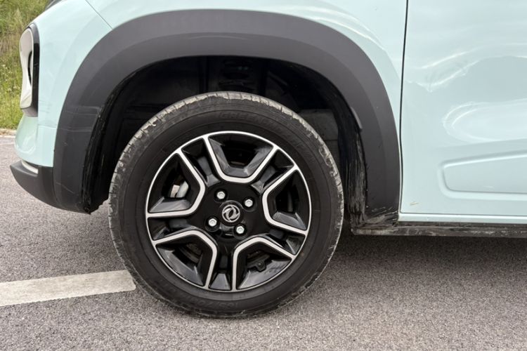 Used Dongfeng NAMMI BOX 2022 Revised Light Wind Edition 201 km Standard Version
