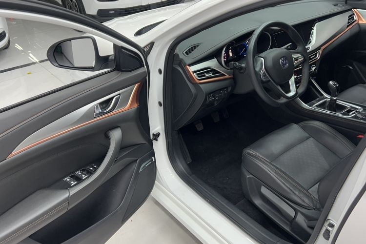 Used CHANGAN Eado 2018 1.6L GDI Manual Trendy Model China V Standard
