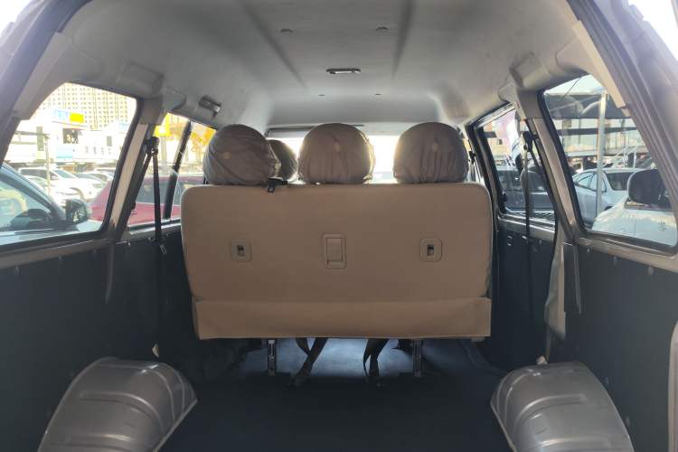 Used FORTHING Lingzhi 2023 M5 1.6L Practical Model 5 Seats
