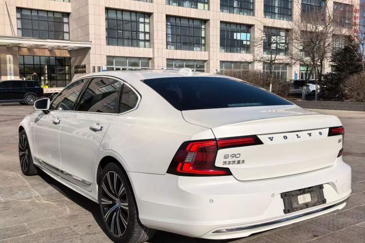 Used Volvo S90 2022 B5 Zhiyuan Luxury Edition
