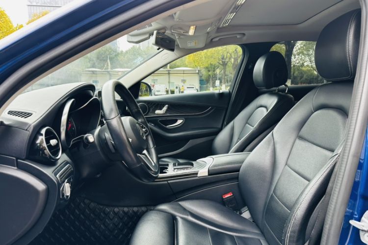 Used Mercedes-Benz C-Class 2019 C 180 L Fashion Edition Sport Version Interior 3