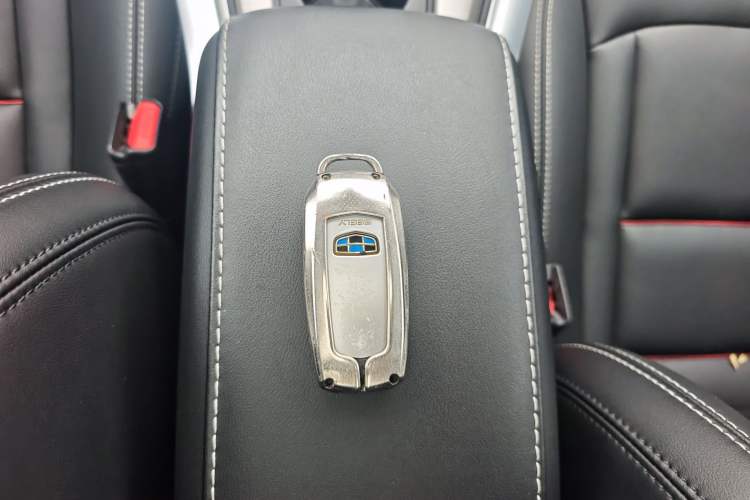 Used Geely Auto Emgrand X7 Sport 2018 1.8TD Automatic Two-Wheel Drive Smart 4G Connected Version Interior 5