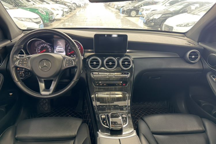 Used Mercedes-Benz GLC 2018 Facelift GLC 260 4MATIC Luxury Edition
