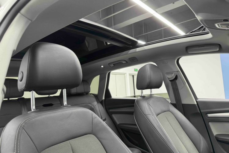 Used Audi Q5L 2018 45 TFSI Prestige Fashion Edition China V Emission Standard Headliner