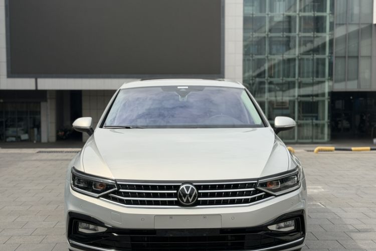 Used Volkswagen Magotan 2023 2 Million Units Commemorative Edition 330TSI DSG Luxury Version