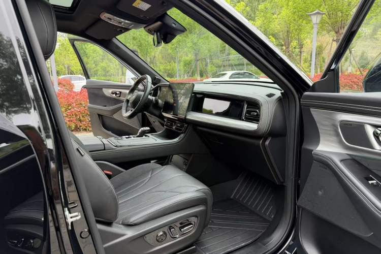 Used GAC Trumpchi GS8 2024 Dual-Motor Series 2.0TM Four-Wheel Drive Premium Edition