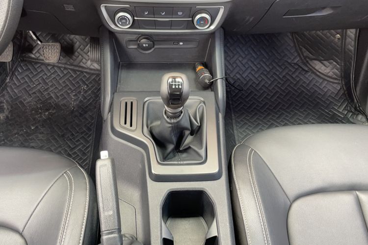 Used JMC Yuhu 7 2022 2.0T Manual Diesel 4x4 Comfort Version Standard Wheelbase
