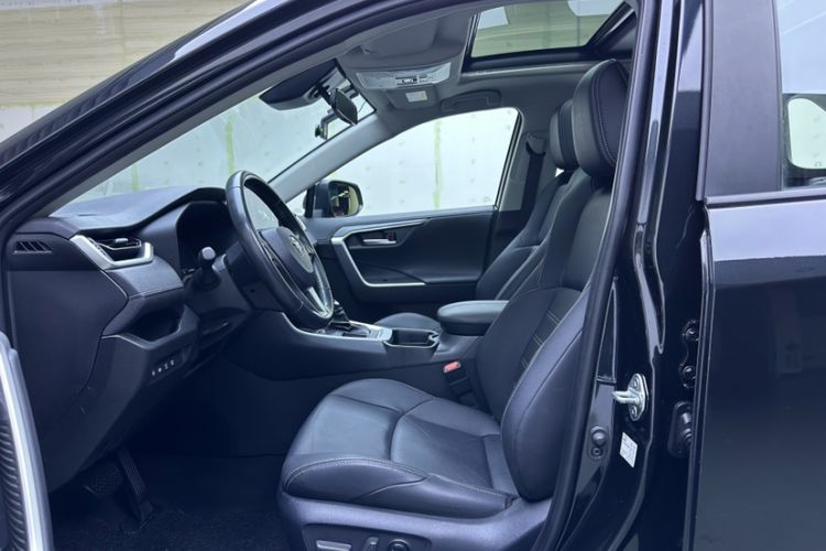 Used Toyota Wildlander 2023 2.0L CVT Two-Wheel Drive Luxury PLUS Edition Interior 5